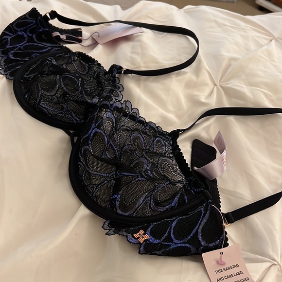Never Worn Sexy Fenty Lace Bra - NWT - Picture 3 of 6